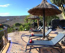 Spain Lanzarote La Asomada vacation rental compare prices direct by owner 6637656