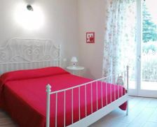 Italy Lombardy San Felice del Benaco vacation rental compare prices direct by owner 4781421