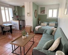 France Languedoc-Roussillon Aimargues vacation rental compare prices direct by owner 26798005