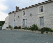 France Pays de la Loire Breuil-Barret vacation rental compare prices direct by owner 14032946