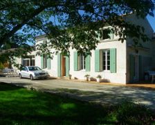 France Nouvelle-Aquitaine Gémozac vacation rental compare prices direct by owner 4652415