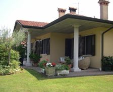 Italy Veneto Mozzecane vacation rental compare prices direct by owner 13514207