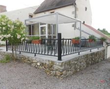 France Auvergne Saint-Pourçain-sur-Sioule vacation rental compare prices direct by owner 14296909