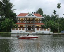 India Kerala Kumarakom vacation rental compare prices direct by owner 13767168