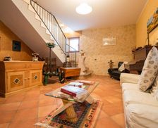 Italy Campania Calitri vacation rental compare prices direct by owner 14231782