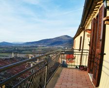 Italy Umbria Fossato di Vico vacation rental compare prices direct by owner 14313333