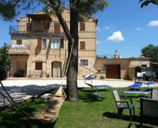 Italy Marche Cossignano vacation rental compare prices direct by owner 14202760