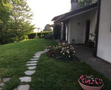 Italy Lombardy Carugo vacation rental compare prices direct by owner 13715552