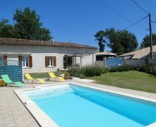 France Nouvelle-Aquitaine Boresse-et-Martron vacation rental compare prices direct by owner 13879982