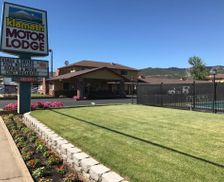 United States California Yreka vacation rental compare prices direct by owner 11916809