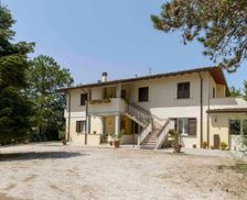 Italy Umbria Gubbio vacation rental compare prices direct by owner 13750180