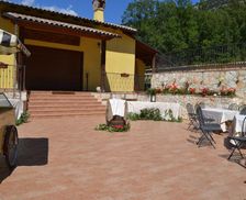 Italy Abruzzo San Pio delle Camere vacation rental compare prices direct by owner 15104770