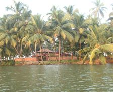 India Kerala Kokkānisseri vacation rental compare prices direct by owner 13738876