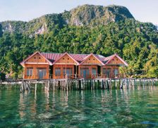 Indonesia Maluku Kaloa vacation rental compare prices direct by owner 13751360