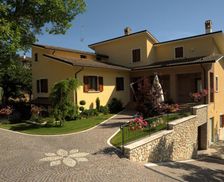 Italy Abruzzo Fontecchio vacation rental compare prices direct by owner 13597822