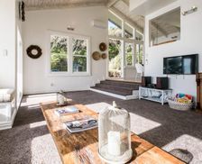 New Zealand Auckland Awaawaroa Bay vacation rental compare prices direct by owner 6284338