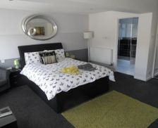 United Kingdom Berkshire Wokingham vacation rental compare prices direct by owner 13996176