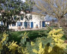 France Aquitaine Saint-Caprais-de-Blaye vacation rental compare prices direct by owner 13611007