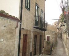 Italy Sicily Gangi vacation rental compare prices direct by owner 13599272