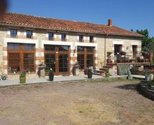 France Pays de la Loire Bazoges-en-Pareds vacation rental compare prices direct by owner 14325303