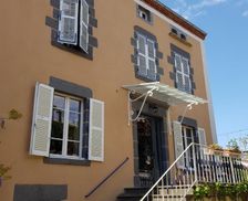 France Auvergne Mareugheol vacation rental compare prices direct by owner 35307980