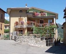 Italy Lombardy Tignale vacation rental compare prices direct by owner 5832014