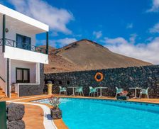 Spain Lanzarote El Golfo vacation rental compare prices direct by owner 14214233