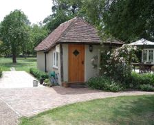 United Kingdom Kent Headcorn vacation rental compare prices direct by owner 14264149