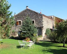 France Auvergne Mareugheol vacation rental compare prices direct by owner 13688166