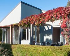 New Zealand OTA Wanaka vacation rental compare prices direct by owner 6032622