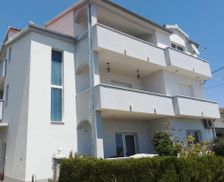 Croatia Split-Dalmatia County Kaštela vacation rental compare prices direct by owner 5685482