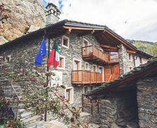 Italy Valle d'Aosta Arnad vacation rental compare prices direct by owner 14139283