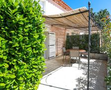 France Provence - Alpes - Cote d'Azur Villeneuve vacation rental compare prices direct by owner 14258467