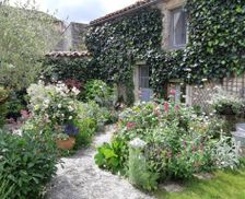 France Aquitaine Laroque-Timbaut vacation rental compare prices direct by owner 13003045