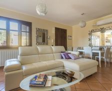 Italy Sardinia Arborea vacation rental compare prices direct by owner 14028168