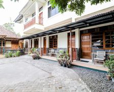 Indonesia Yogyakarta Province Kaliurang vacation rental compare prices direct by owner 13745538