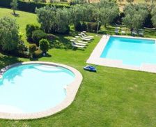 Italy Tuscany Cantagrillo vacation rental compare prices direct by owner 16541449