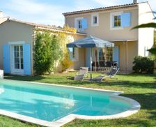 France Provence-alpes-côte D'azur Saint-saturnin-lès-apt vacation rental compare prices direct by owner 5257014