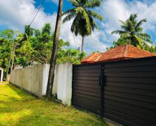 Sri Lanka Galle District Ahungalla vacation rental compare prices direct by owner 14031968