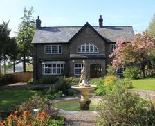 United Kingdom Gwent Blackwood vacation rental compare prices direct by owner 12928601