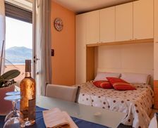 Italy Piedmont Cannero Riviera vacation rental compare prices direct by owner 14362012