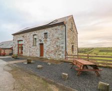 United Kingdom Wales Llangendeirne vacation rental compare prices direct by owner 32361465