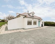 United Kingdom Anglesey Holyhead vacation rental compare prices direct by owner 18774469