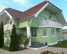 Romania Harghita Căpîlniţa vacation rental compare prices direct by owner 13025399