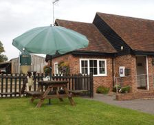 United Kingdom Surrey Chiddingfold vacation rental compare prices direct by owner 4547110