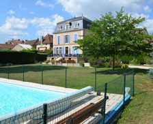 France Burgundy Saint-Boil vacation rental compare prices direct by owner 14226326