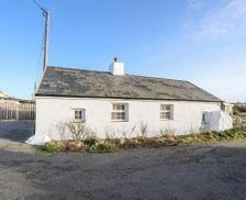 United Kingdom Anglesey Cemaes Bay vacation rental compare prices direct by owner 18199876