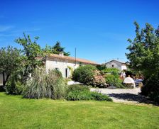 France Nouvelle-Aquitaine Limalonges vacation rental compare prices direct by owner 6497829