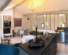 France Provence-Alpes-Côte d'Azur L'Isle-sur-la-Sorgue vacation rental compare prices direct by owner 18205852