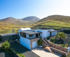 Spain Lanzarote Tinajo vacation rental compare prices direct by owner 16435115